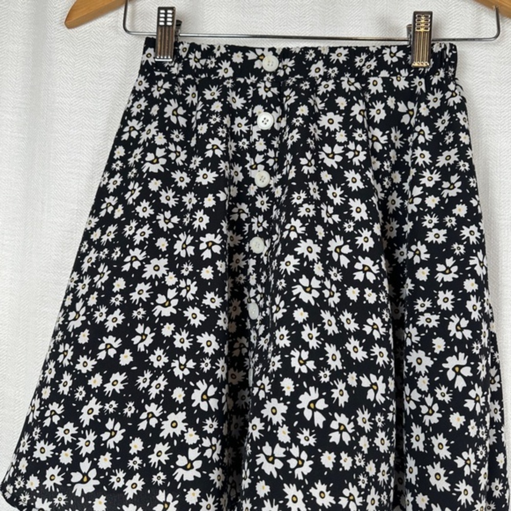 11-12y skirt Daisy y2k Black and White Floral Buttons mini - Picture 4 of 5